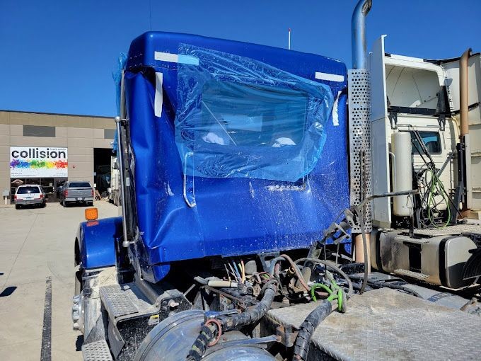 Best Semi Truck Body Shop Near You NW Chicago Suburbs